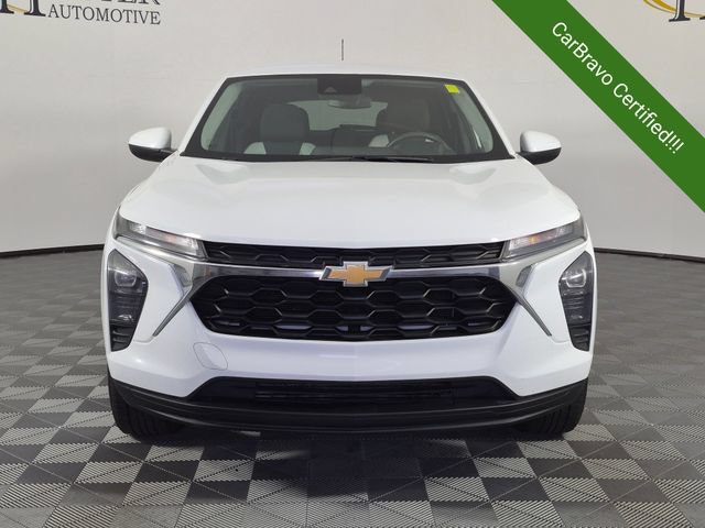 Used 2024 Chevrolet Trax LS w/ LS Convenience Package FWD image 3