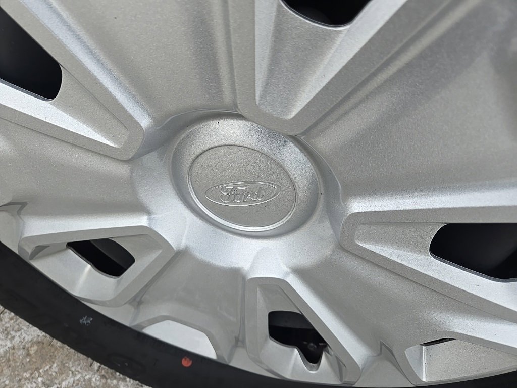 Used 2023 Ford Transit 350 XLT image 27