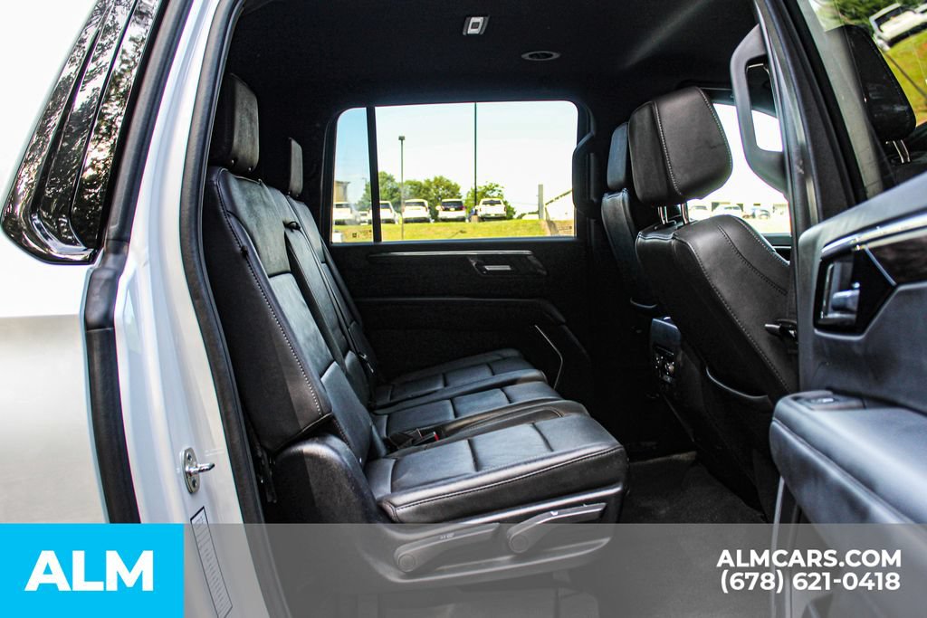 Used 2025 Chevrolet Suburban Z71 AWD/4WD image 22