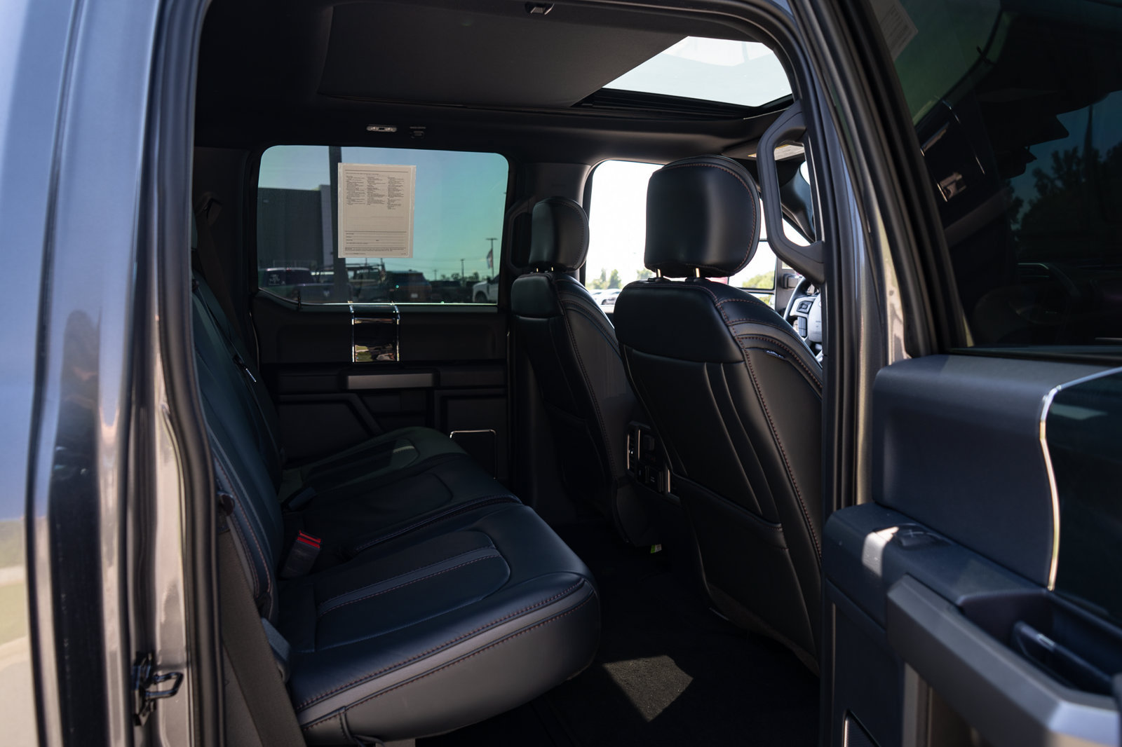 Used 2022 Ford F450 Platinum w/ FX4 Off-Road Package AWD/4WD image 46