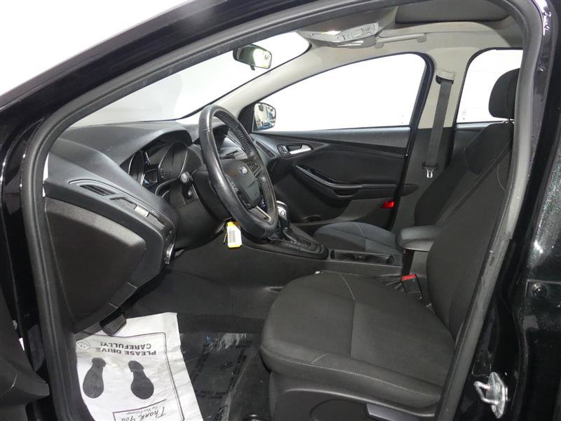 Used 2015 Ford Focus SE w/ SE Cold Weather Package image 19