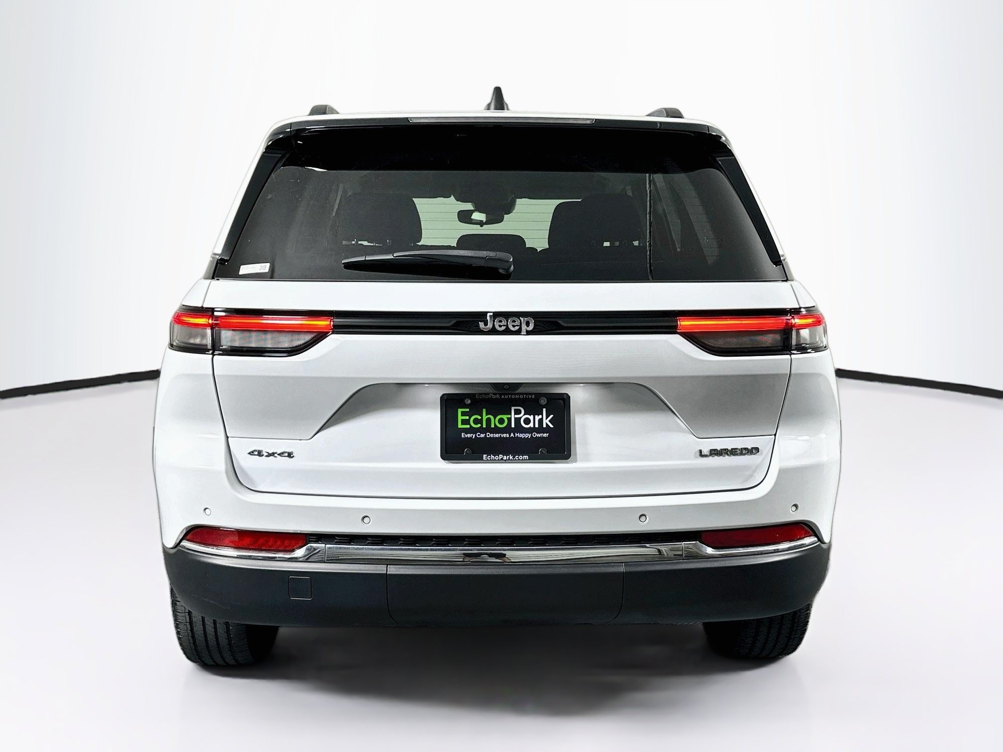 Used 2023 Jeep Grand Cherokee Laredo w/ Luxury Tech Group I AWD/4WD image 7
