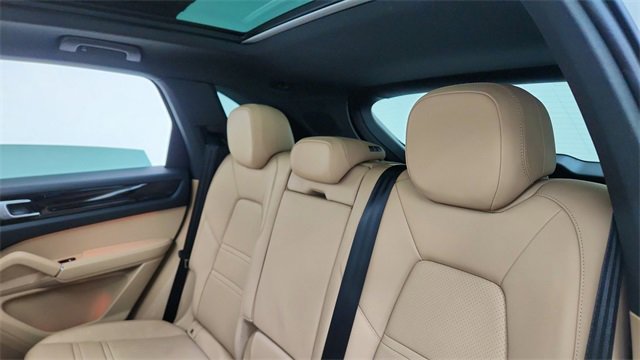 Used 2022 Porsche Cayenne image 29