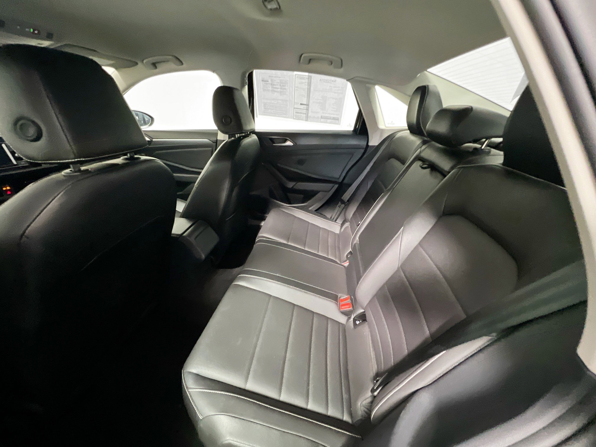 Used 2024 Volkswagen Jetta SE image 29