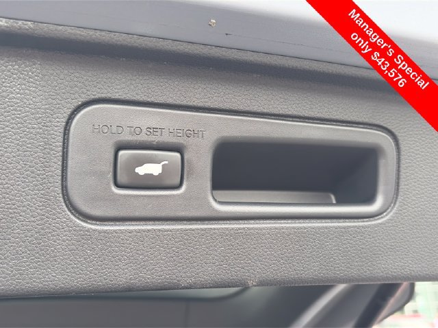 Used 2025 Honda Pilot TrailSport image 8
