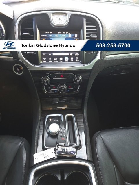 Used 2015 Chrysler 300 Limited w/ Driver Convenience Group image 17