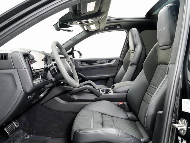 Certified 2025 Porsche Cayenne GTS image 6