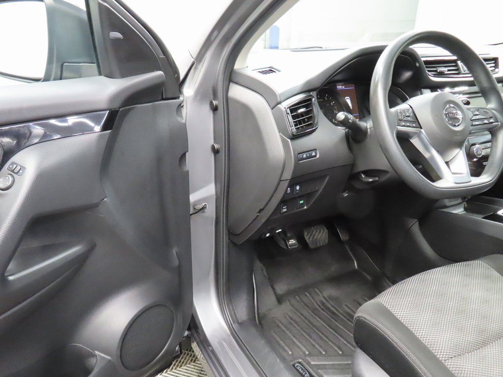 Used 2019 Nissan Rogue Sport SV image 41