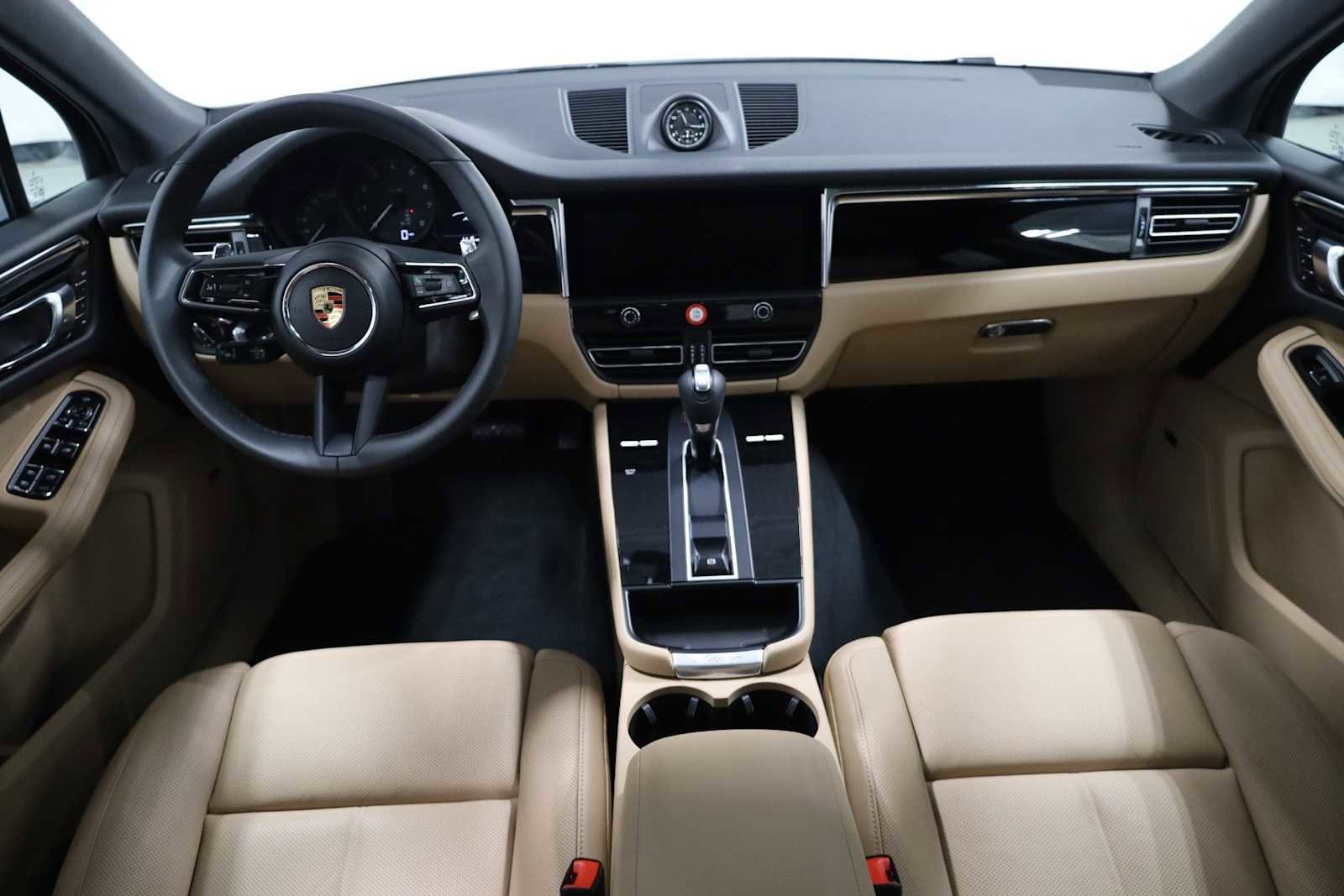 Certified 2026 Porsche Macan AWD/4WD image 26