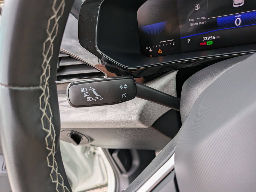 Certified 2023 Volkswagen Taos S FWD image 27