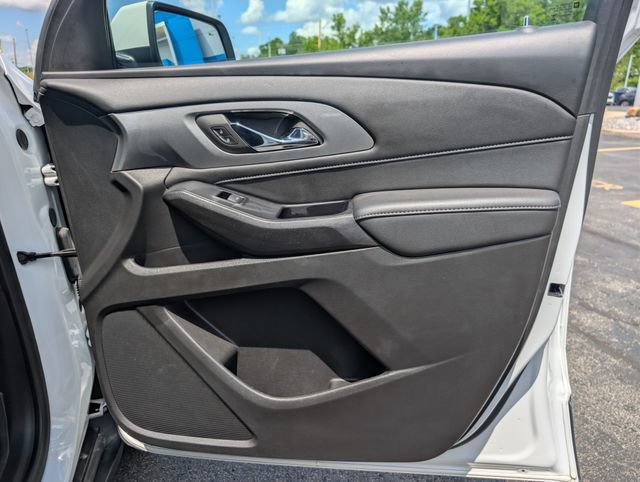 Used 2023 Chevrolet Traverse LT FWD image 13
