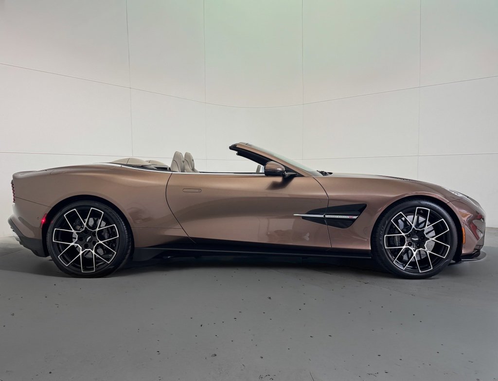New 2026 Aston Martin Vanquish Convertible image 2