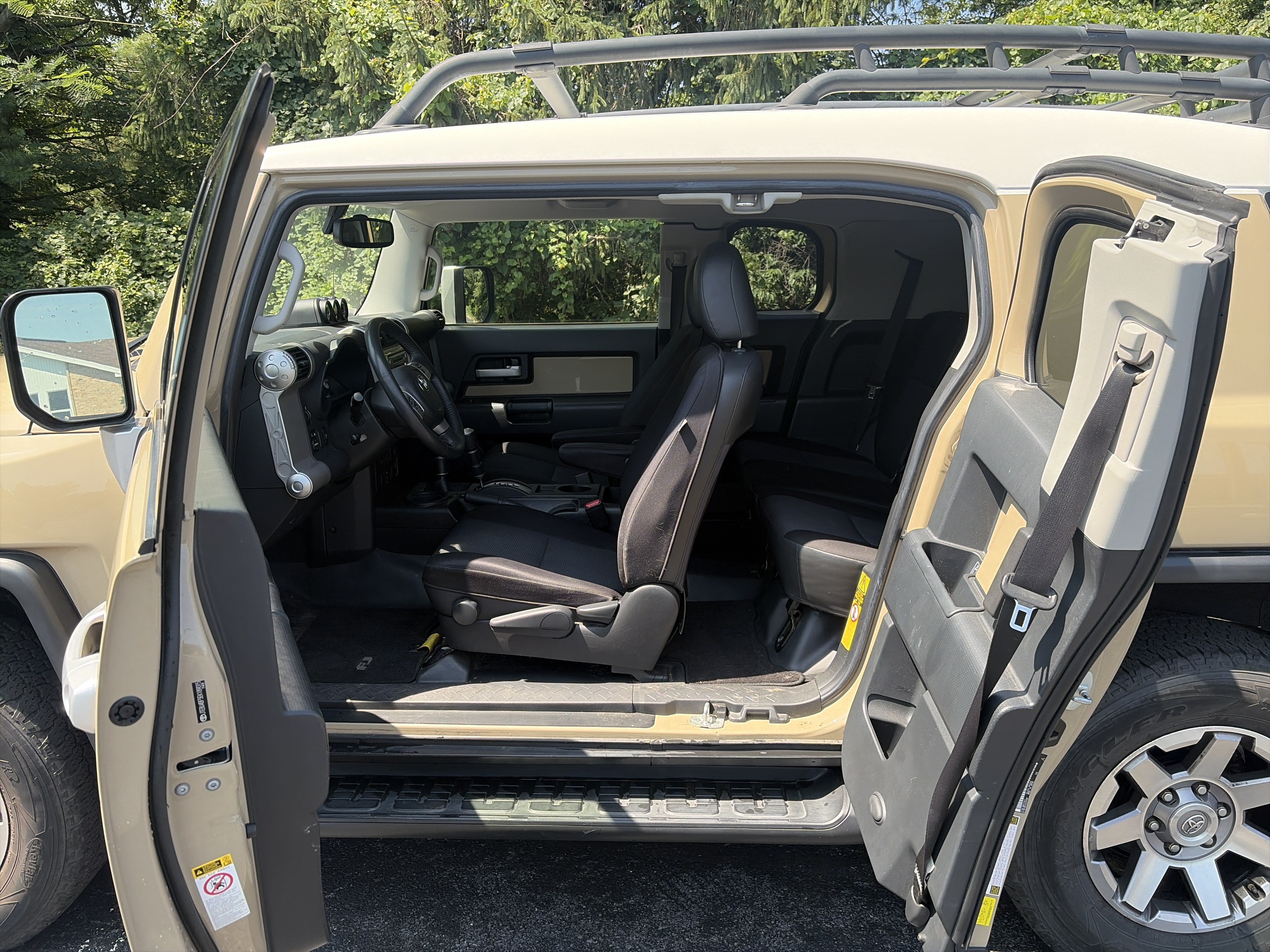 Used 2014 Toyota FJ Cruiser 4WD w/ Upgrade Package image 20
