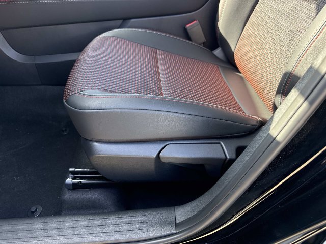 New 2027 Nissan Kicks SR FWD image 19