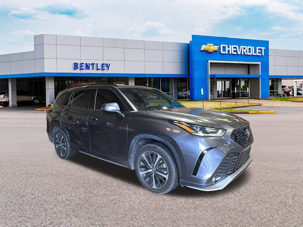 Used 2021 Toyota Highlander XSE