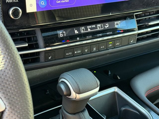 Used 2025 Toyota Sienna XSE FWD image 28