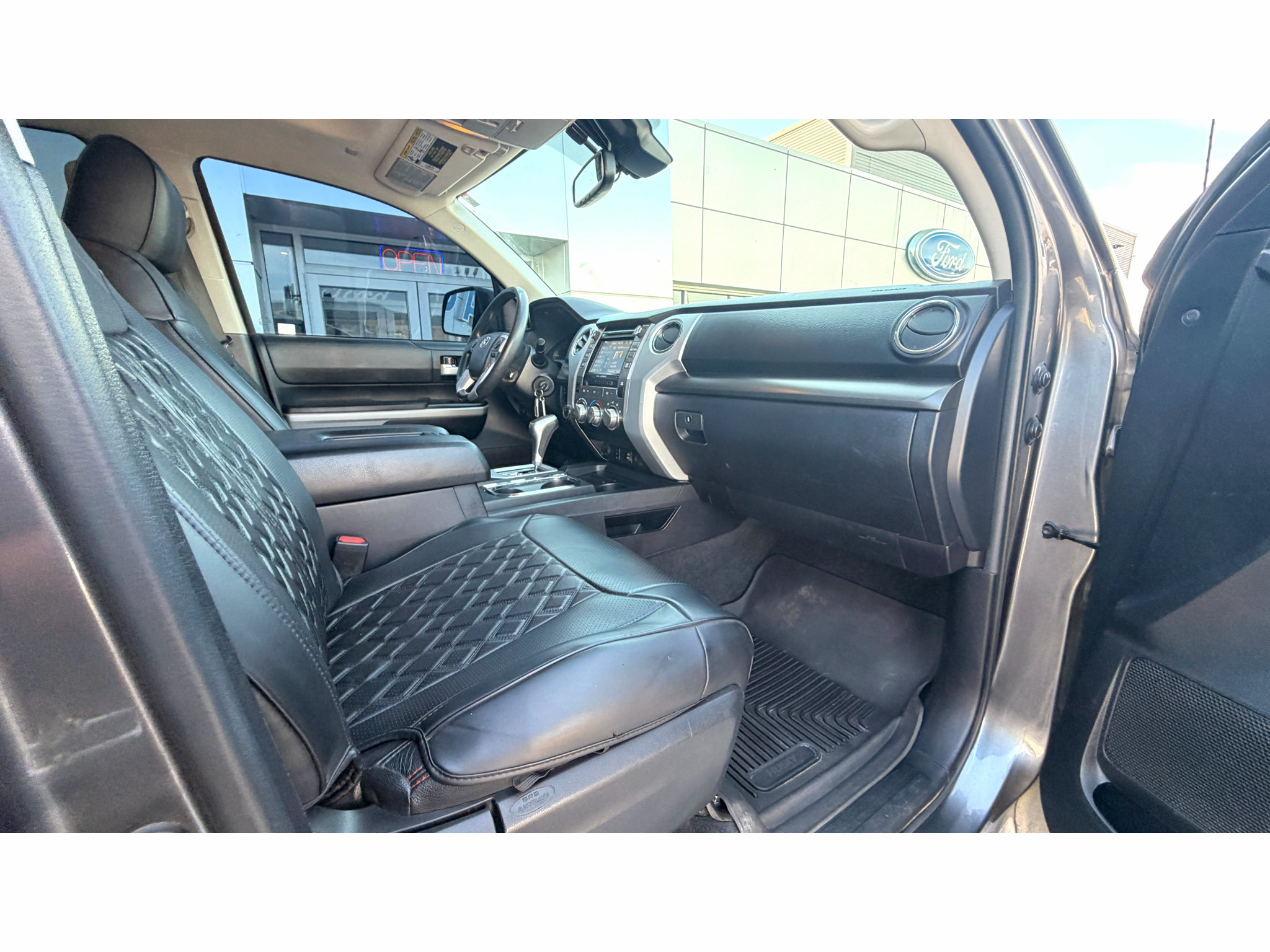 Used 2019 Toyota Tundra SR5 AWD/4WD image 9