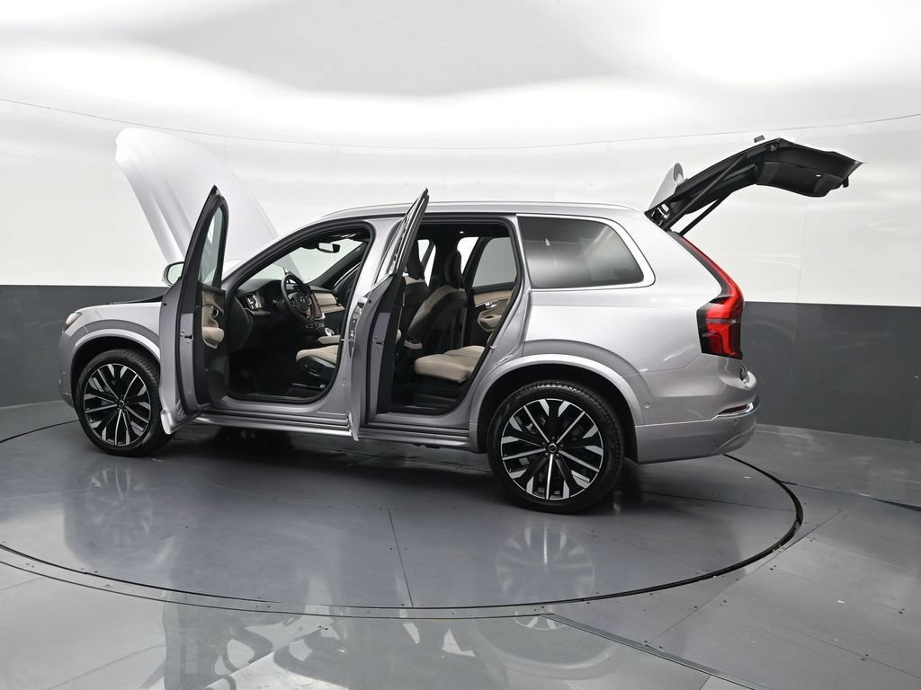 New 2026 Volvo XC90 B6 Plus w/ Protection Package Premier AWD/4WD image 32