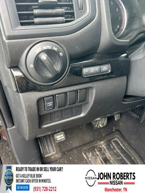 Used 2024 Nissan Titan SV RWD image 13