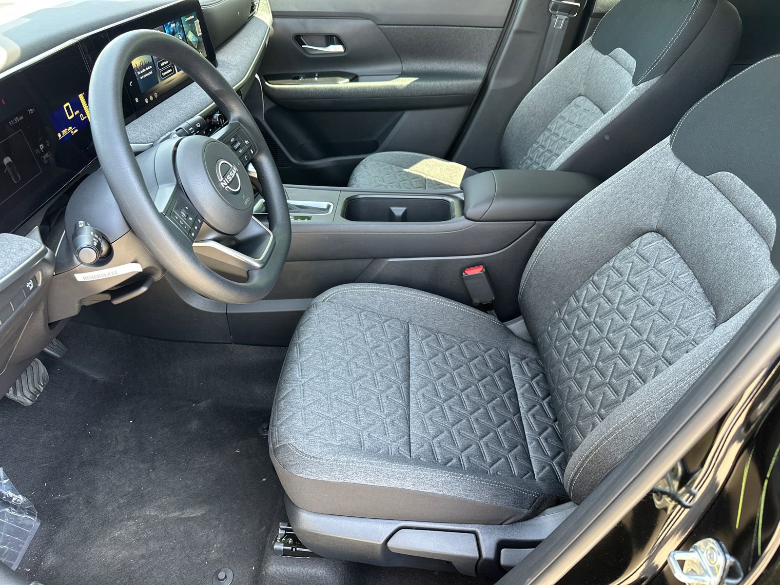 New 2026 Nissan Kicks SV w/ Charging Package FWD image 5