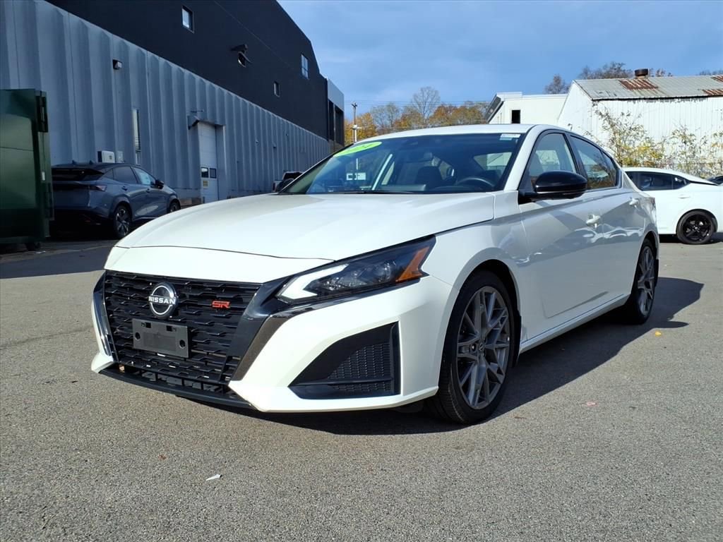 Used 2024 Nissan Altima 2.0 SR