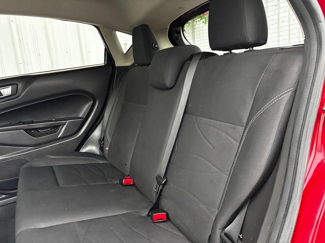 Used 2016 Ford Fiesta SE image 18