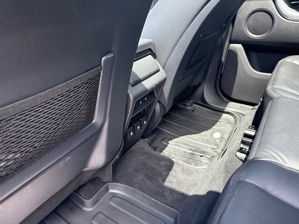 Used 2019 Land Rover Discovery Sport HSE AWD/4WD image 25