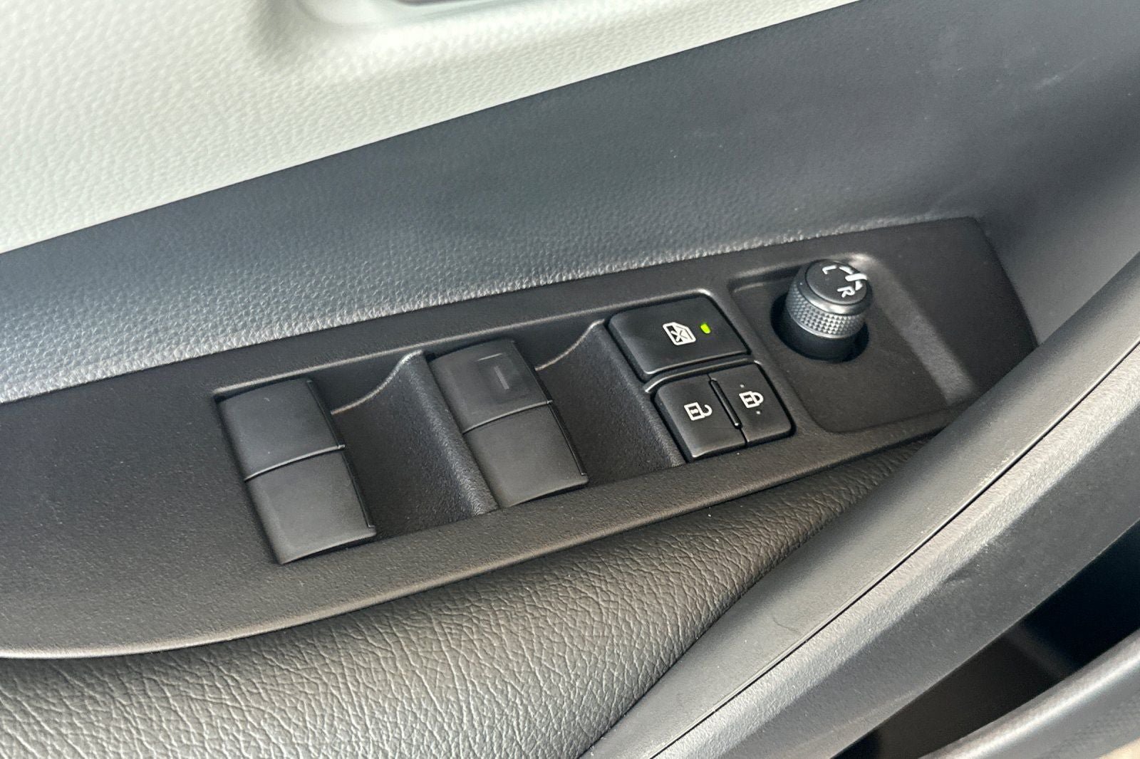 New 2026 Toyota Corolla SE w/ SE Premium Package FWD image 13
