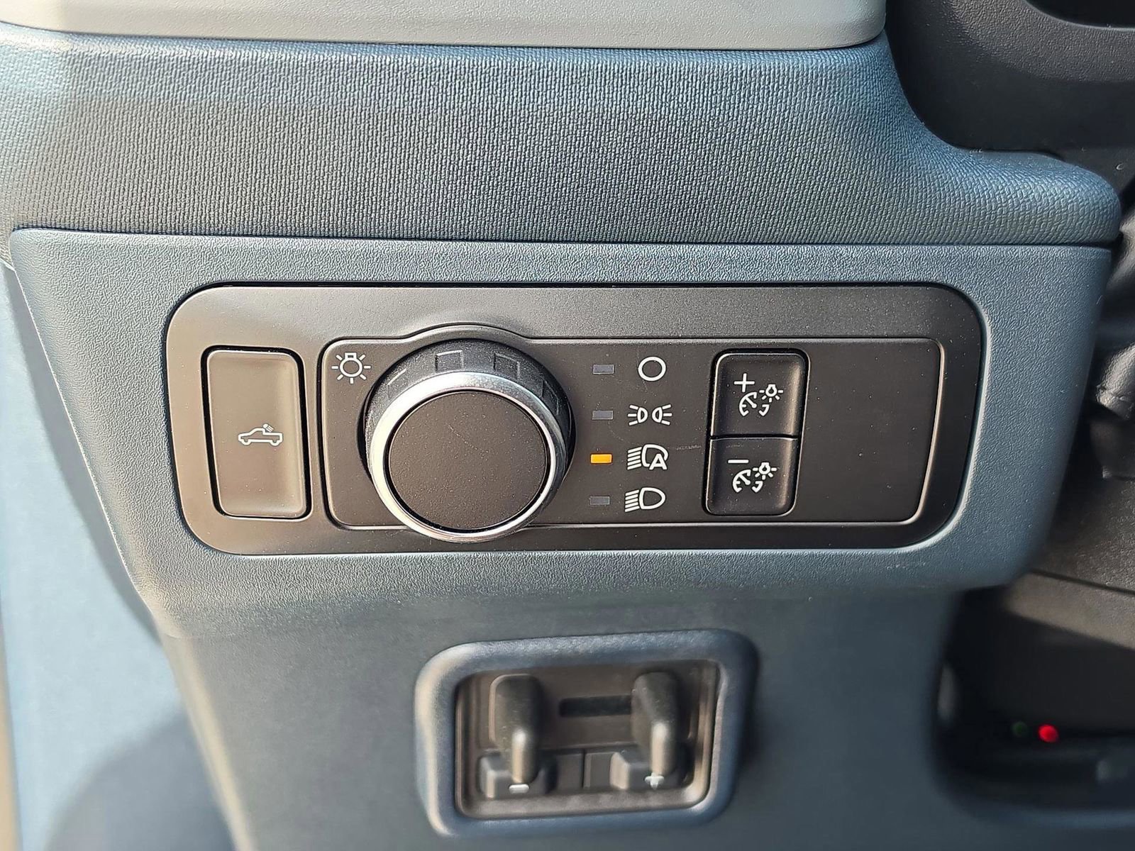 Used 2025 Ford Maverick XLT w/ XLT Luxury Package image 32