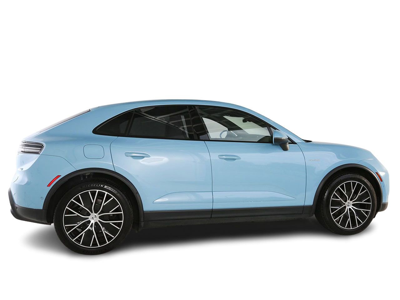 Used 2025 Porsche Macan Electric w/ Premium Package RWD image 9