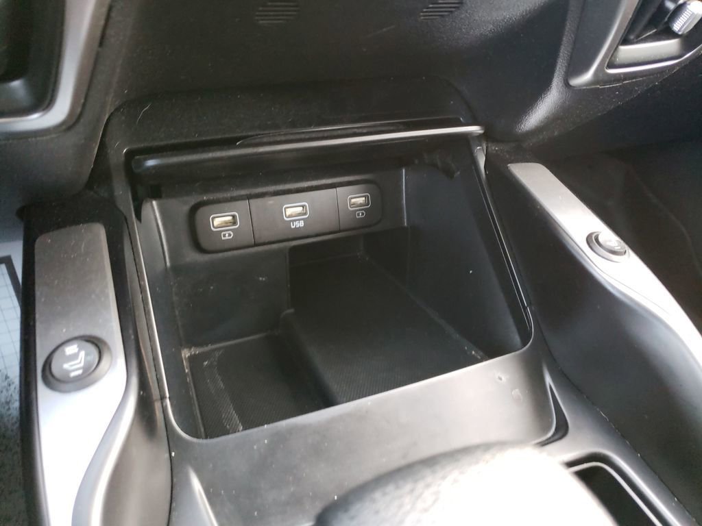 Used 2022 Kia Sorento LX image 21