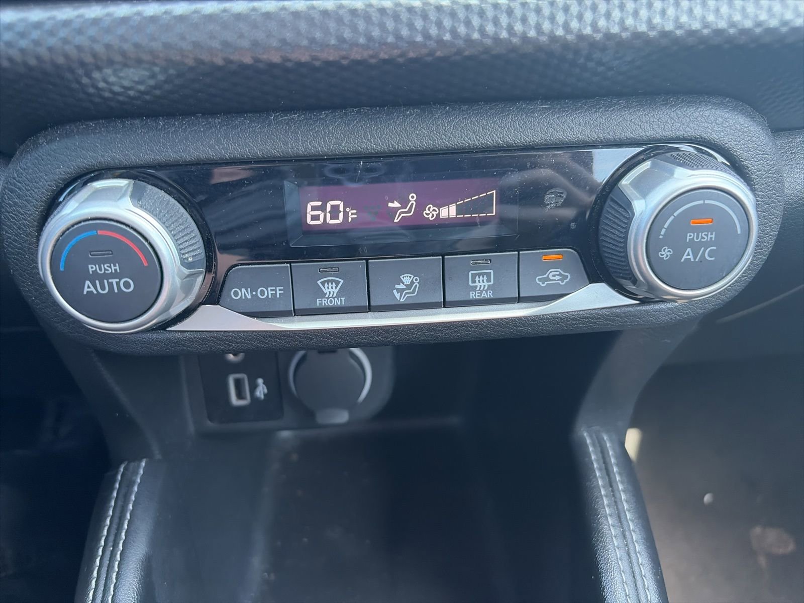 Used 2019 Nissan Kicks SV image 18