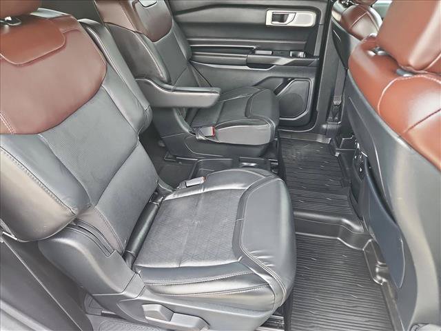 Used 2020 Ford Explorer Platinum w/ Premium Technology Package AWD/4WD image 28