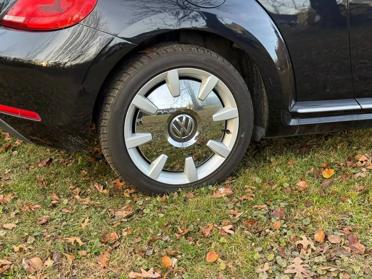 Used 2013 Volkswagen Beetle 2.5 image 22