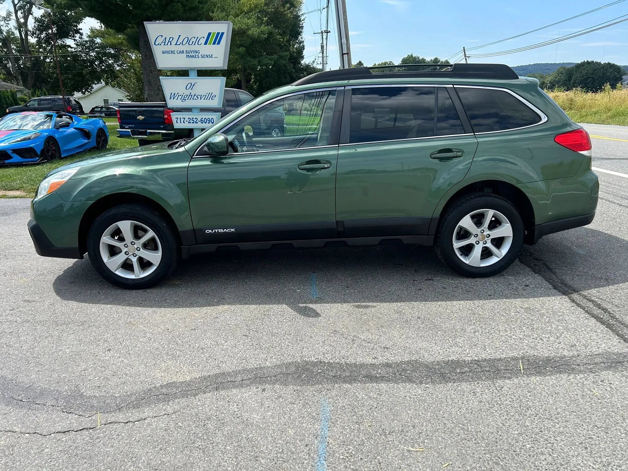 Used 2014 Subaru Outback 2.5i Premium AWD/4WD image 9