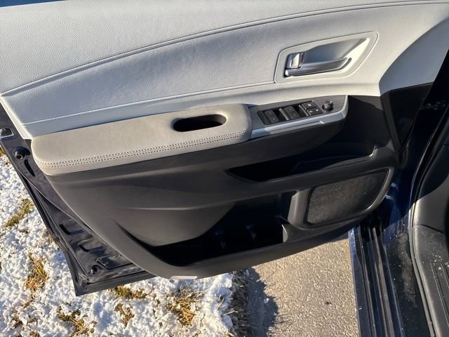 Used 2025 Toyota Sienna XLE image 10