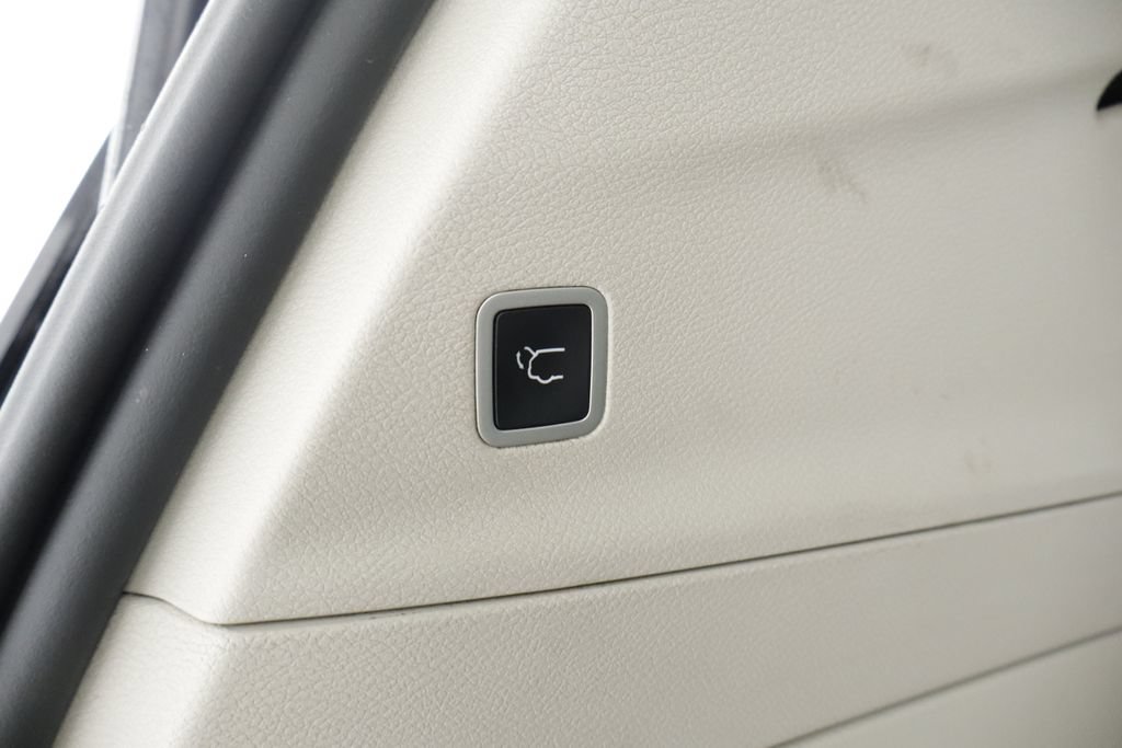 Certified 2023 Chrysler Pacifica Touring-L FWD image 19