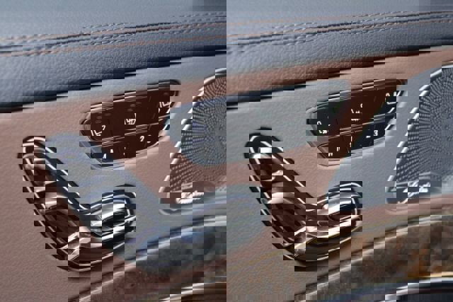 Used 2015 Mercedes-Benz S 550 4MATIC image 11