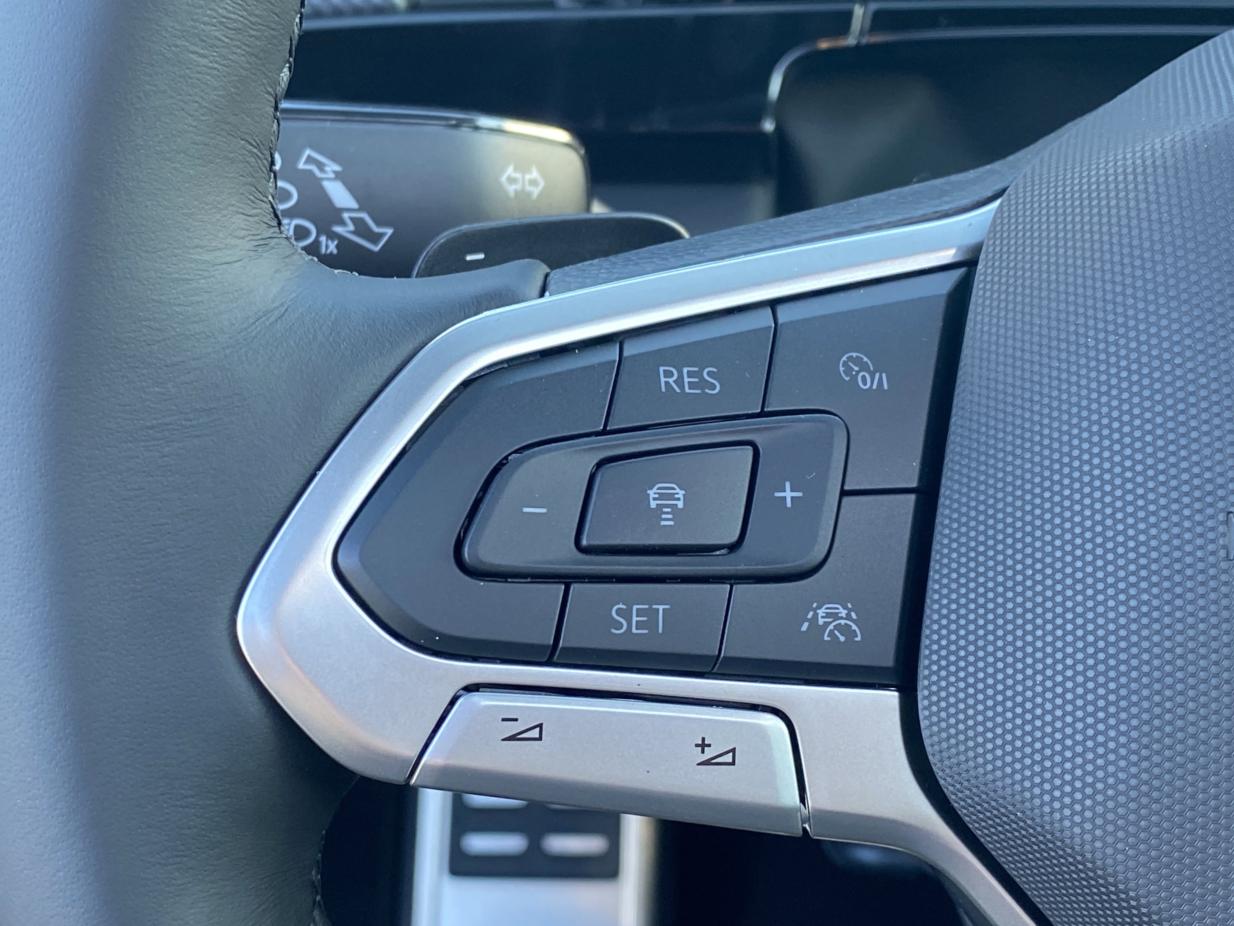 New 2026 Volkswagen Atlas Cross Sport SEL Premium R-Line image 19