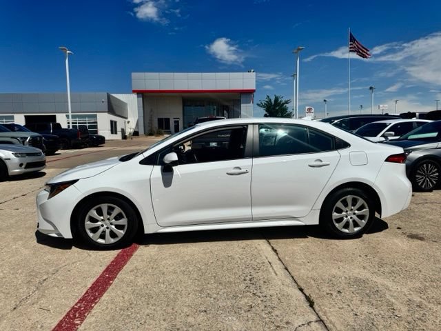 Used 2025 Toyota Corolla LE FWD image 7