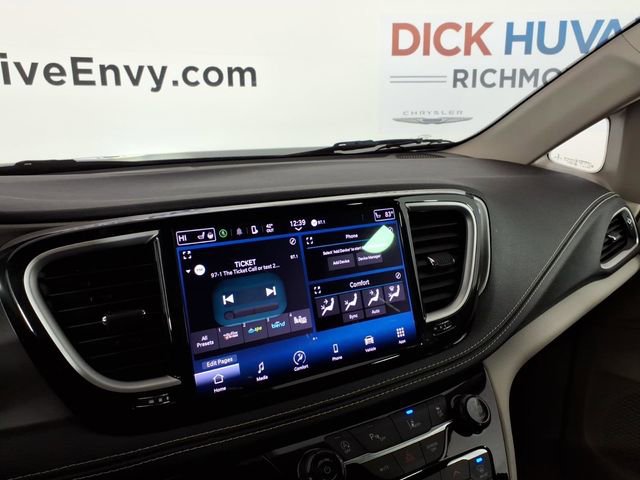 Used 2023 Chrysler Pacifica Touring-L image 22