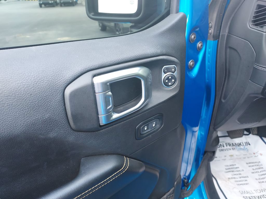Used 2024 Jeep Wrangler Unlimited Sahara AWD/4WD image 11
