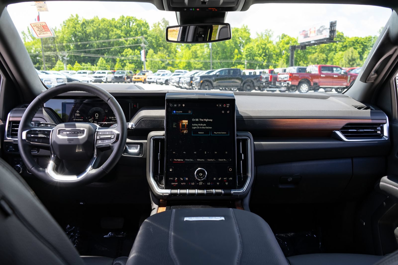 Used 2025 GMC Yukon XL Denali AWD/4WD image 20