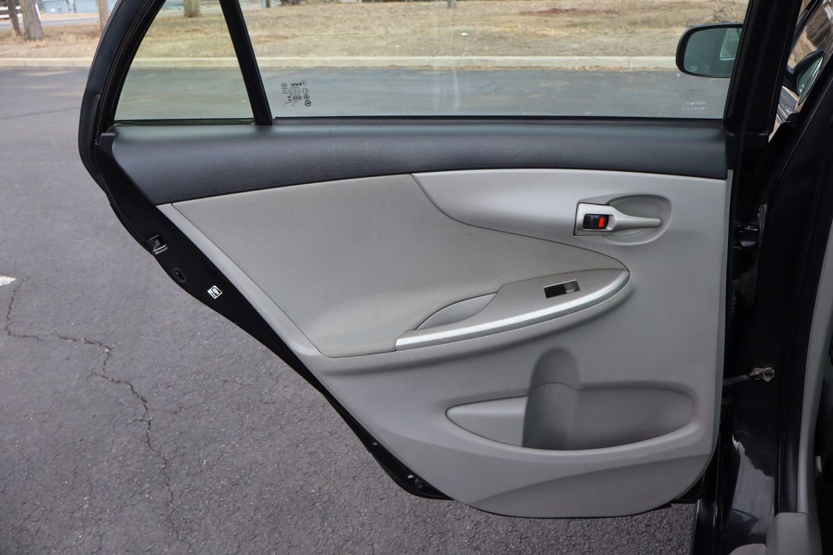 Used 2013 Toyota Corolla LE w/ Protection Pkg image 24