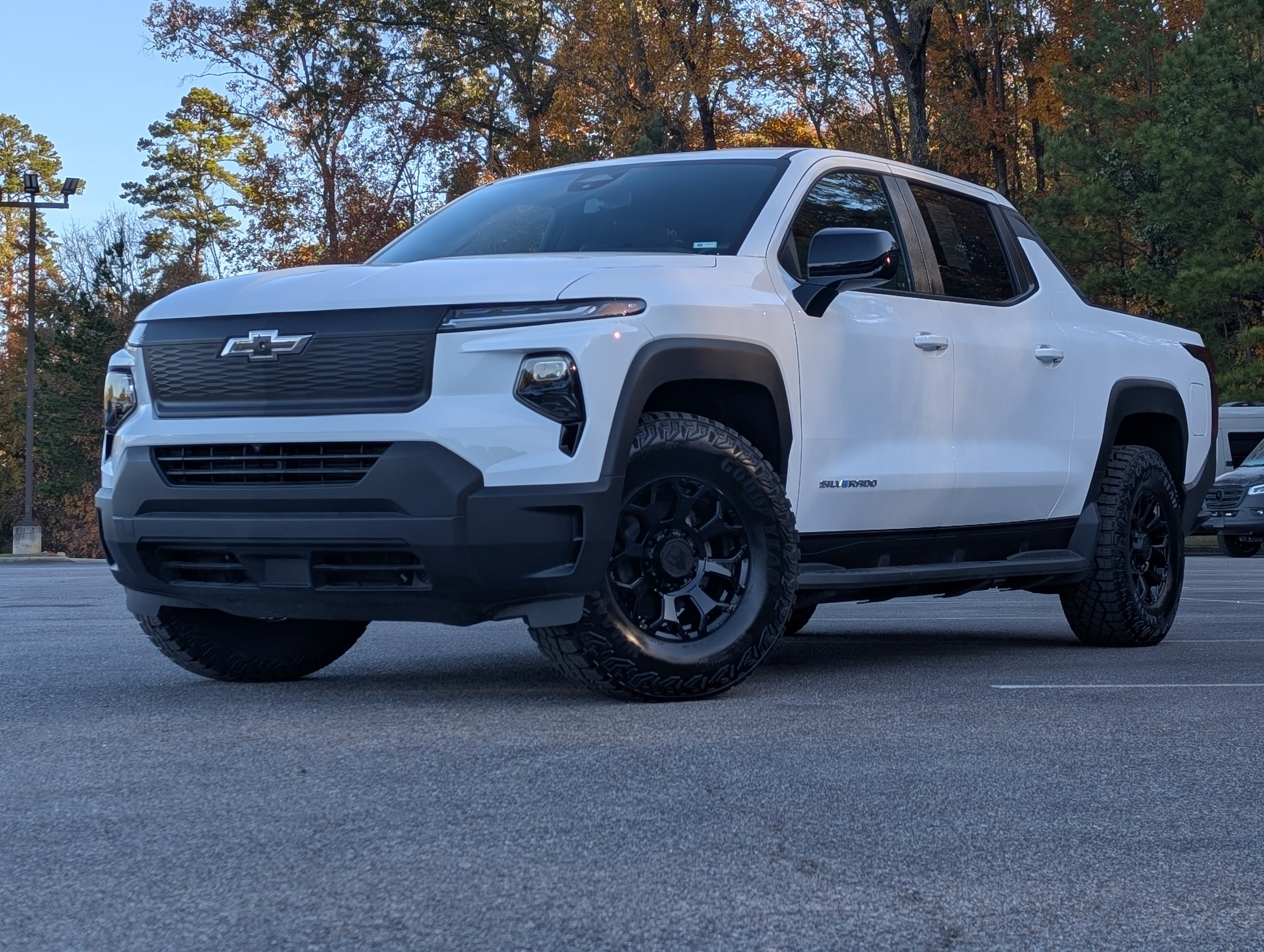 Used 2024 Chevrolet Silverado EV W/T image 4