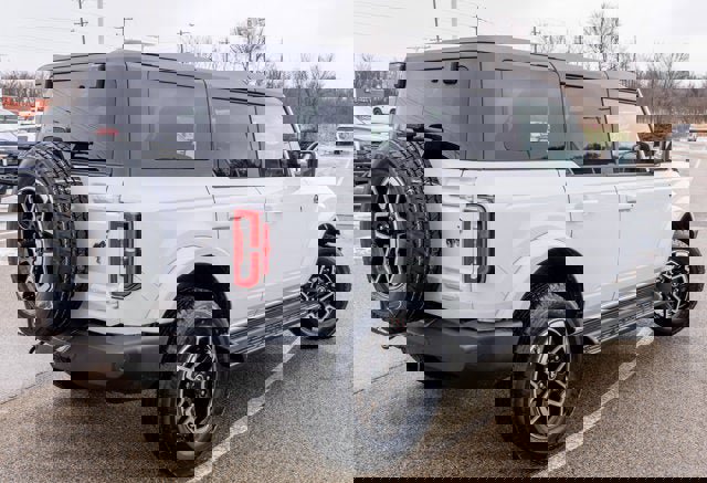 New 2025 Ford Bronco Outer Banks image 3