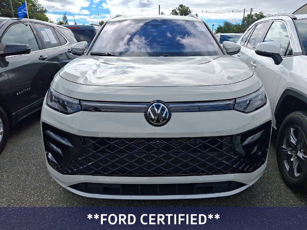 Used 2026 Volkswagen Tiguan SEL R-Line AWD/4WD image 2