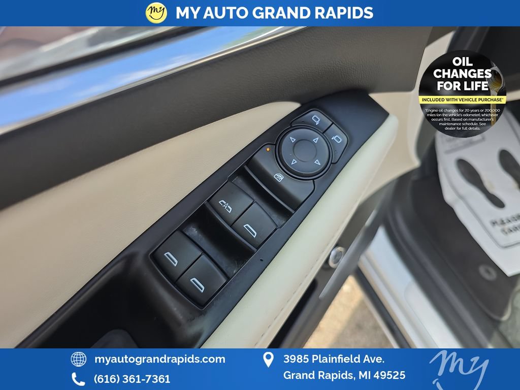 Used 2023 Buick Enclave Essence w/ Experience Buick Package AWD/4WD image 11