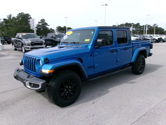 Used 2021 Jeep Gladiator Sport image 2