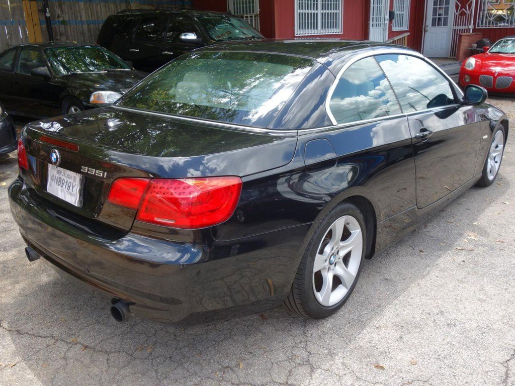 Used 2013 BMW 335i Convertible image 9